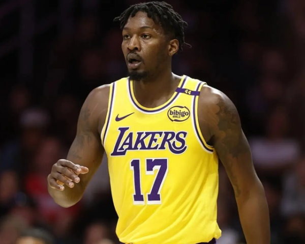 Đào góc của Lakers và ký hợp đ